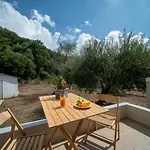 With Private Balcony * Guviá