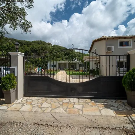 Nyaraló With Private Balcony