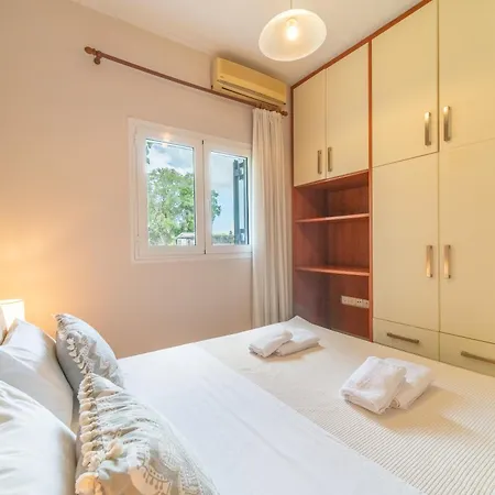 Сasa de vacaciones With Private Balcony