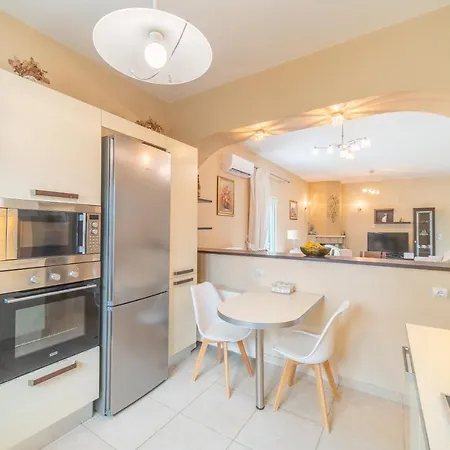 Case de vacanță With Private Balcony *