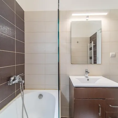 With Private Balcony Case de vacanță